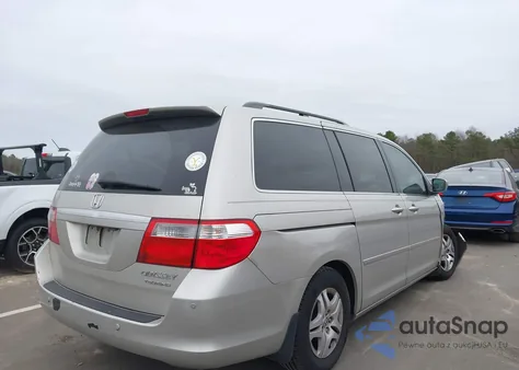 2005 Honda Odyssey Touring z USA, uszkodzony, nr VIN 5FNRL38865B087647